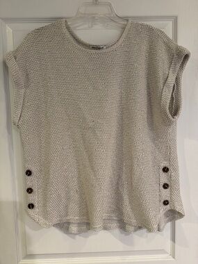 Button-Accent Cap Sleeve Knit Top in Light Beige